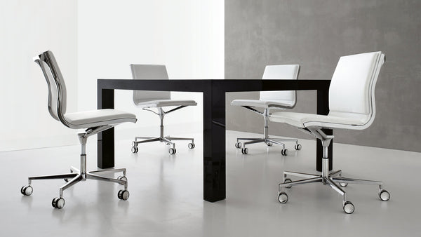 NULITE, fauteuil de bureau design strié cuir pleine fleur gris clair