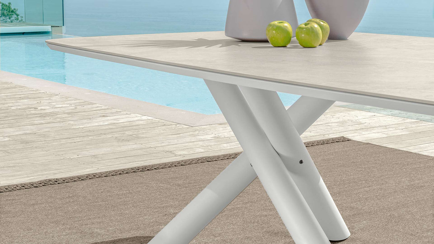 CORAL TABLE À MANGER POUR L'EXTÉRIEUR