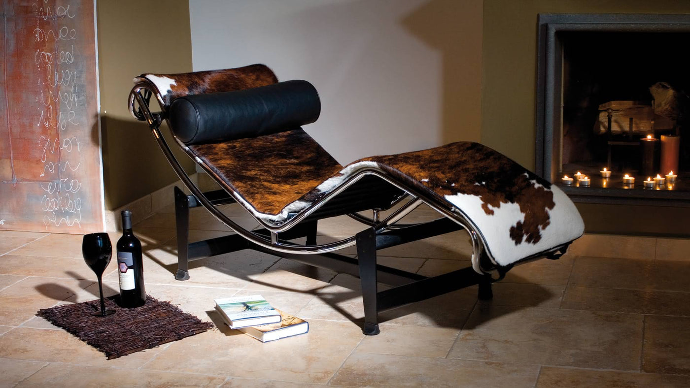 Chaise longue avec revêtement en cuir, tissu ou en peau poils