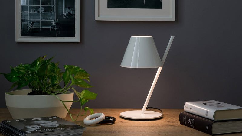 La Petite lampe de table by Artemide