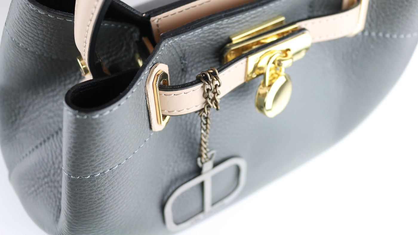 Sac à main SEGRETA en cuir rigid