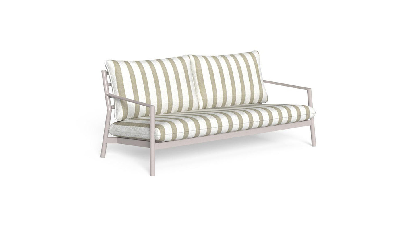 Set Finn: 1 canapé + 2 fauteuils + 2 tables basses pour l'extérieur