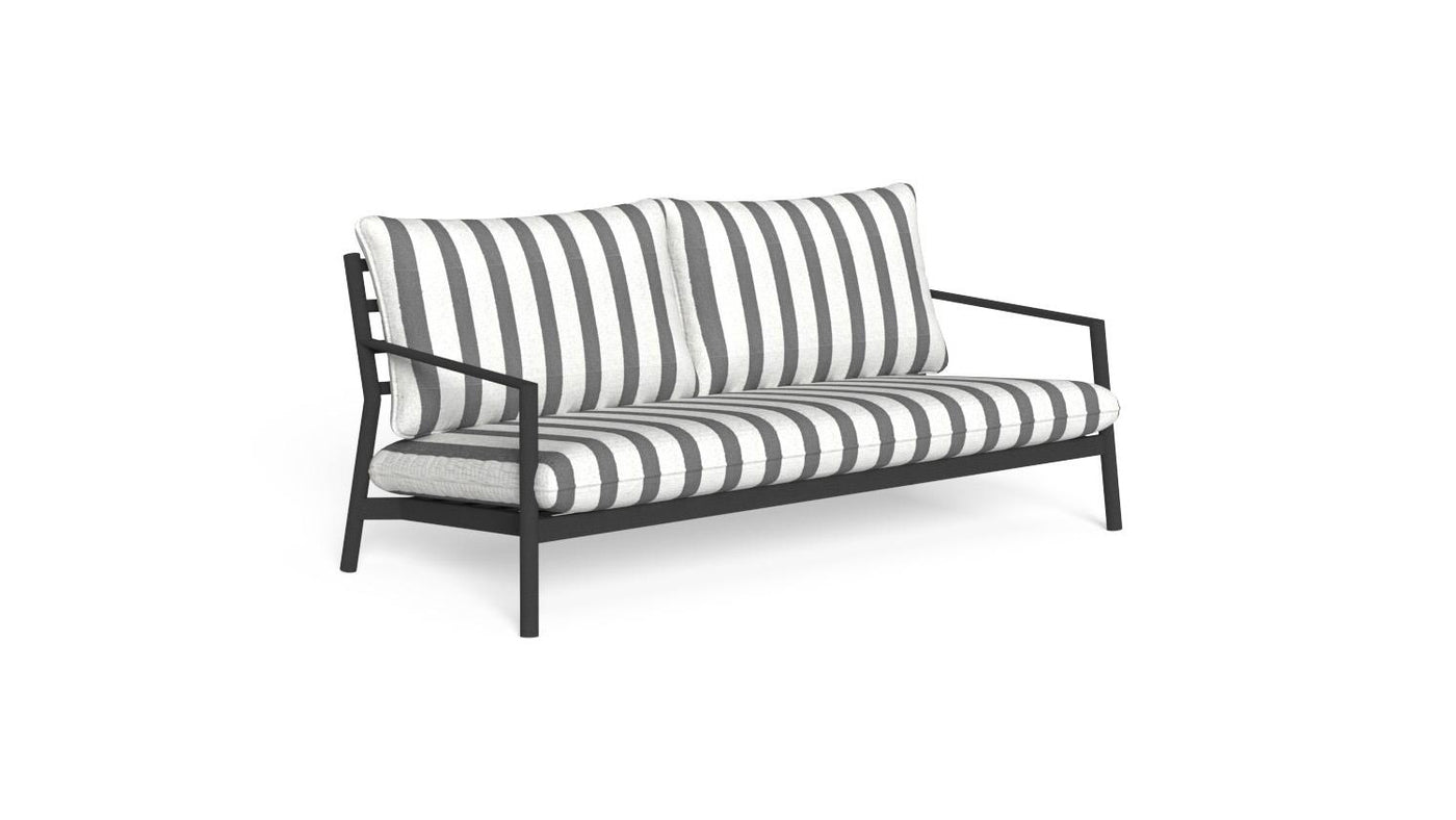 Set Finn: 1 canapé + 2 fauteuils + 2 tables basses pour l'extérieur