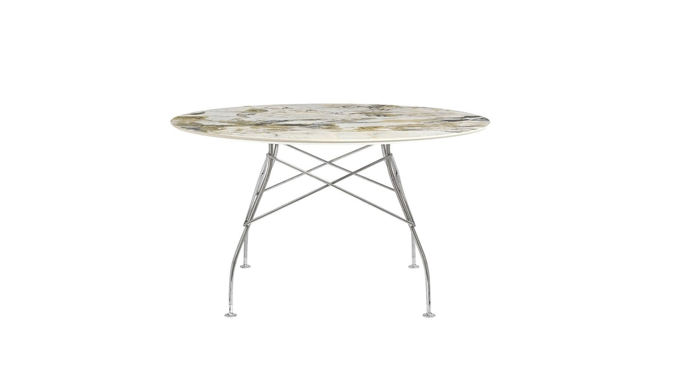 Glossy round table by Kartell