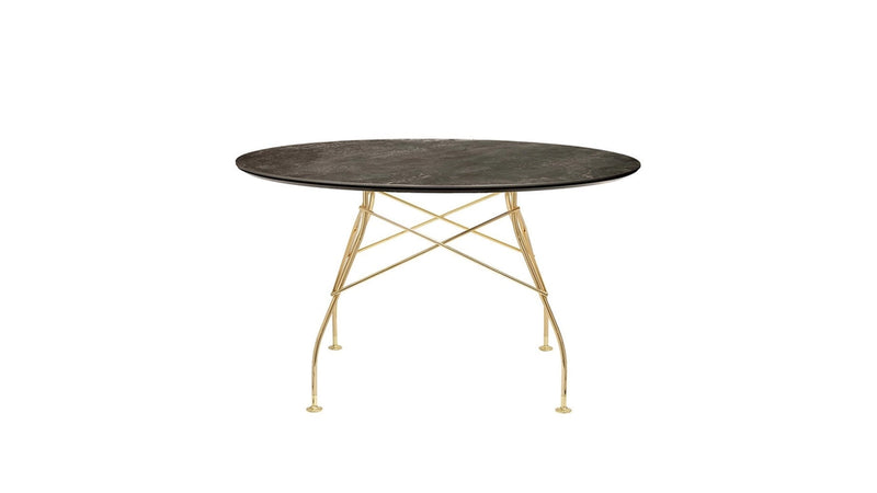 Glossy round table by Kartell