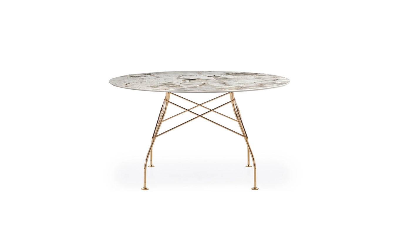 Glossy round table by Kartell