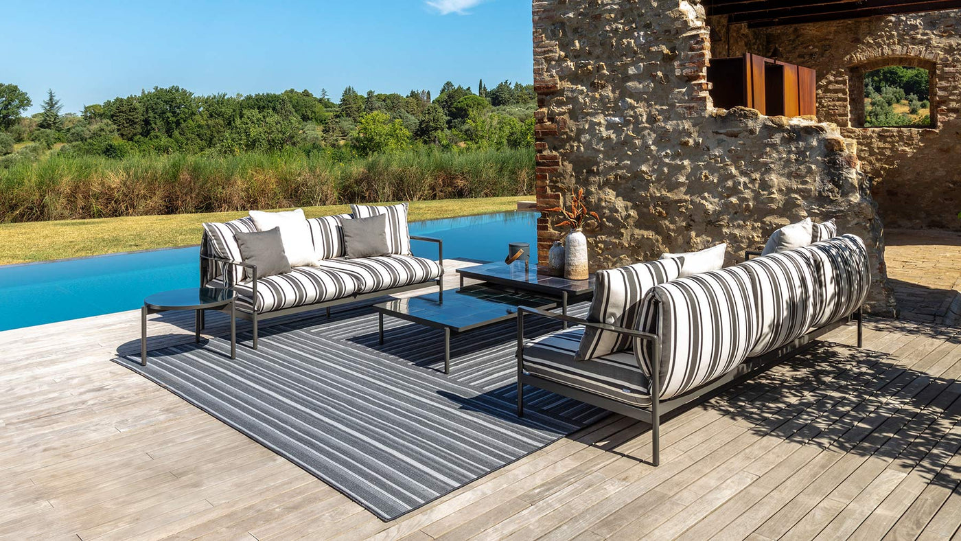 Nalu 2-3 seater sofa for outdoors