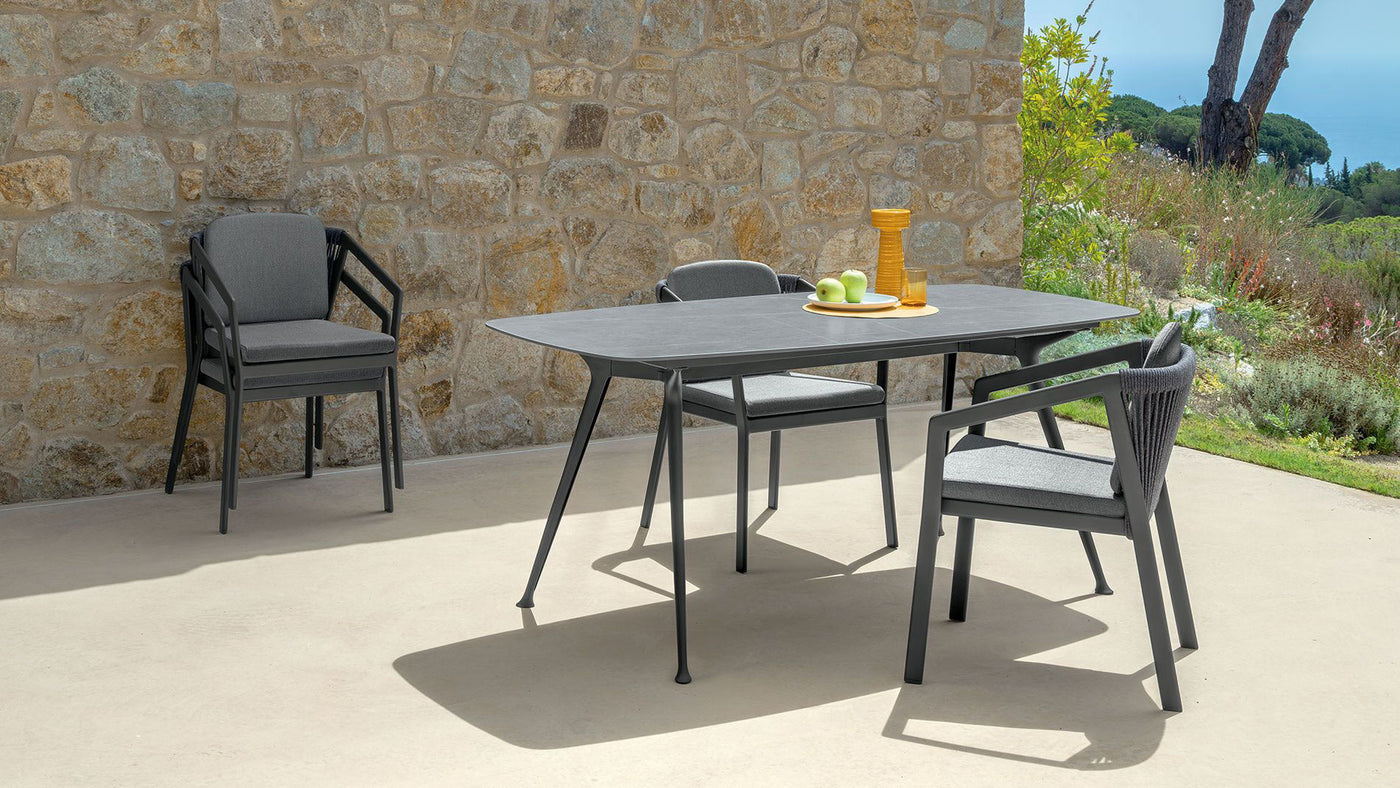 Nova outdoor dining chair