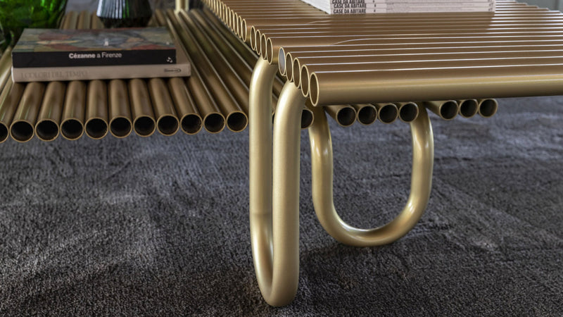 Pipelines low table by Mogg