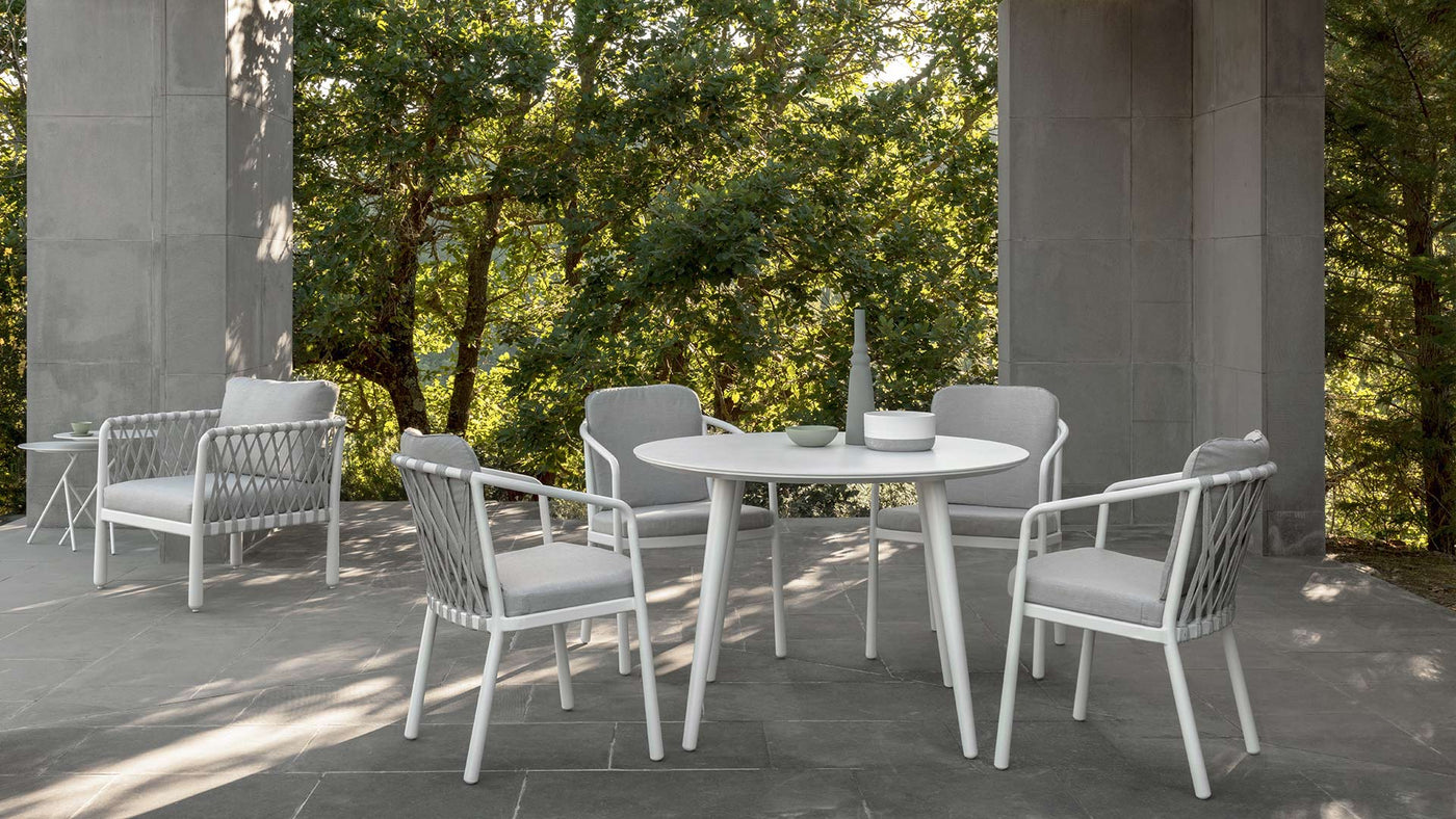 Sofy outdoor dining table