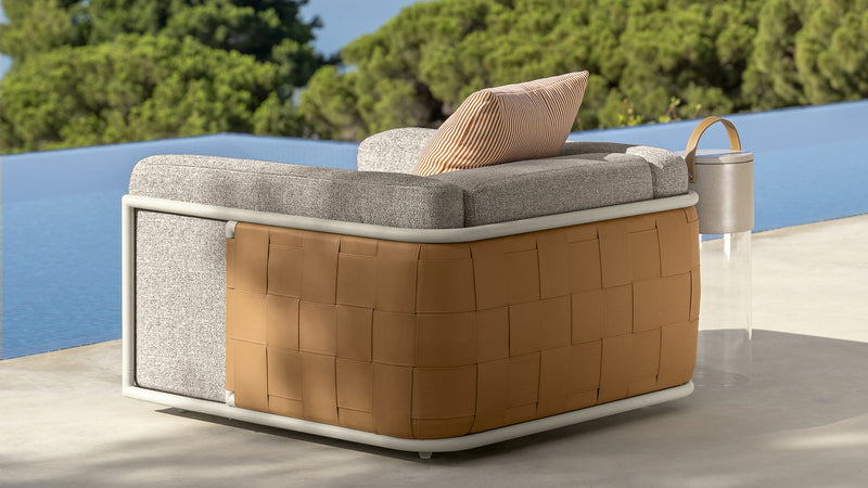 Tressé outdoor living armchair